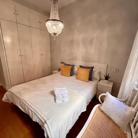 Homely Sebastian Souviron Biznaga Deluxe Apartment
